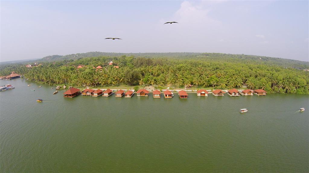 Poovar Island Resort Екстериор снимка