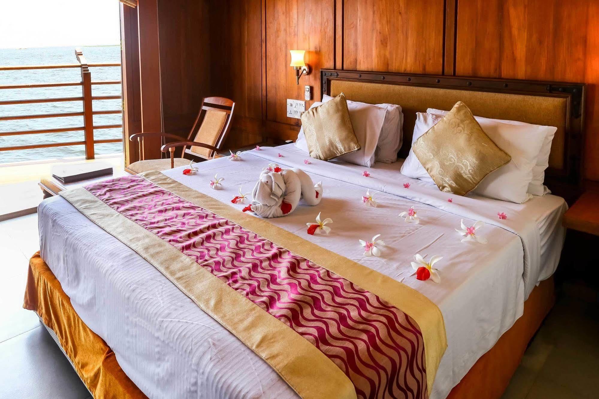 Poovar Island Resort Екстериор снимка