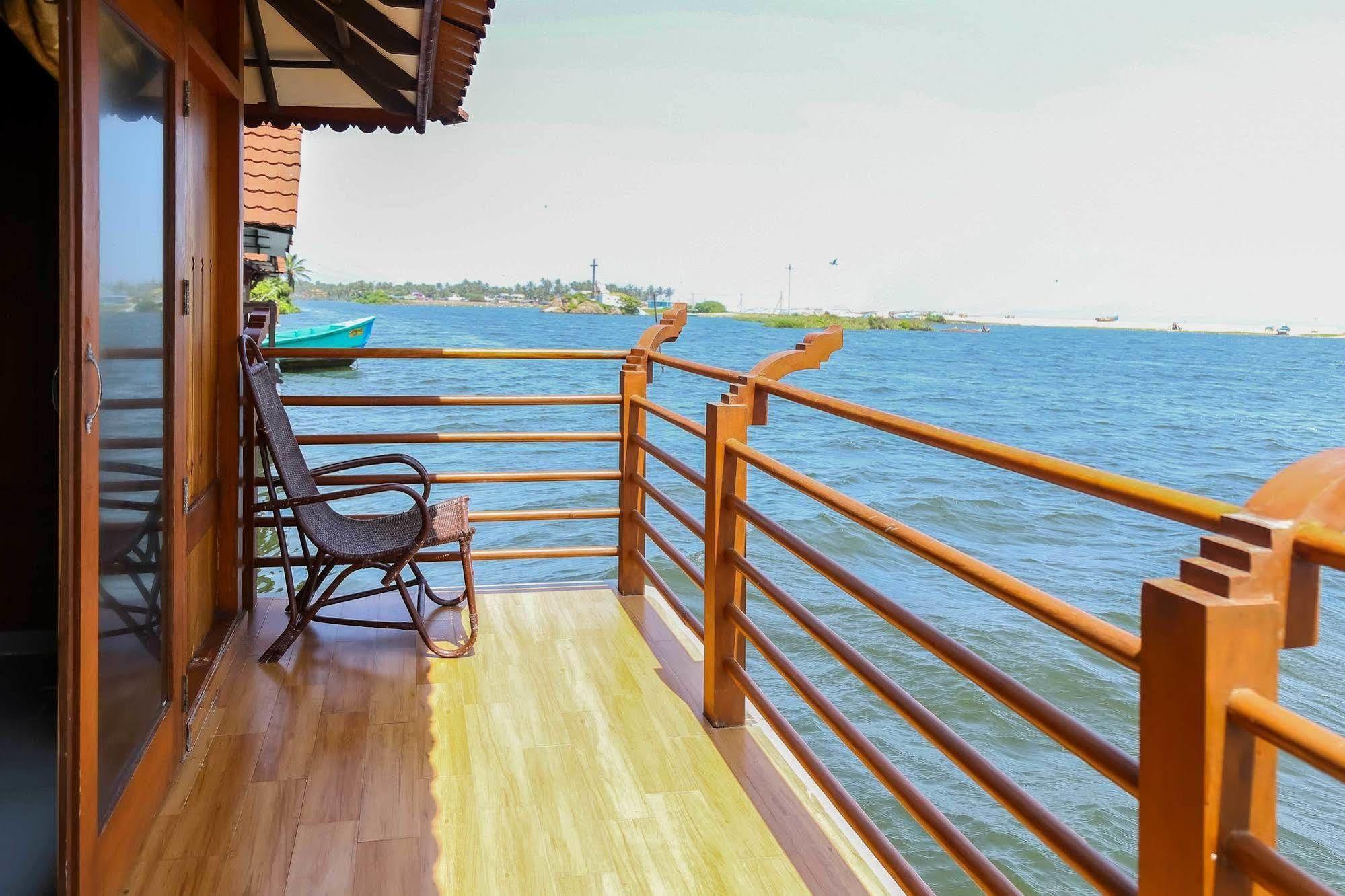 Poovar Island Resort Екстериор снимка